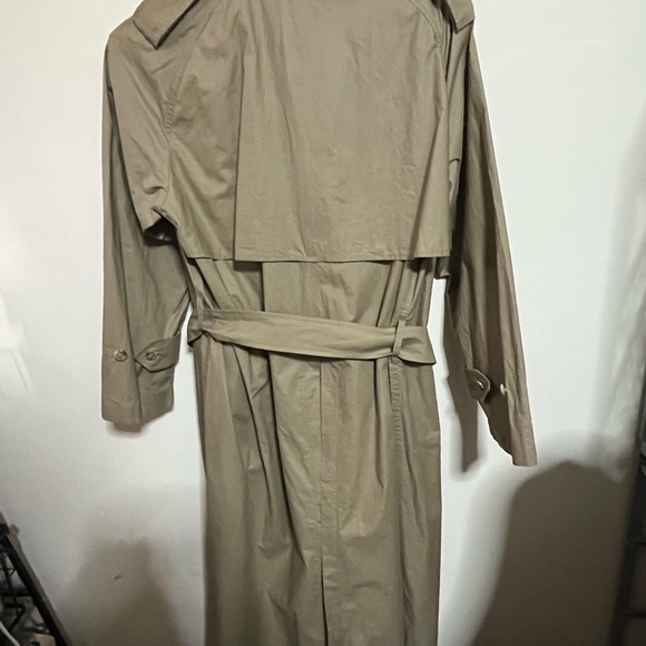 Burberrys Tan Trench Coat - Picture 8 of 13